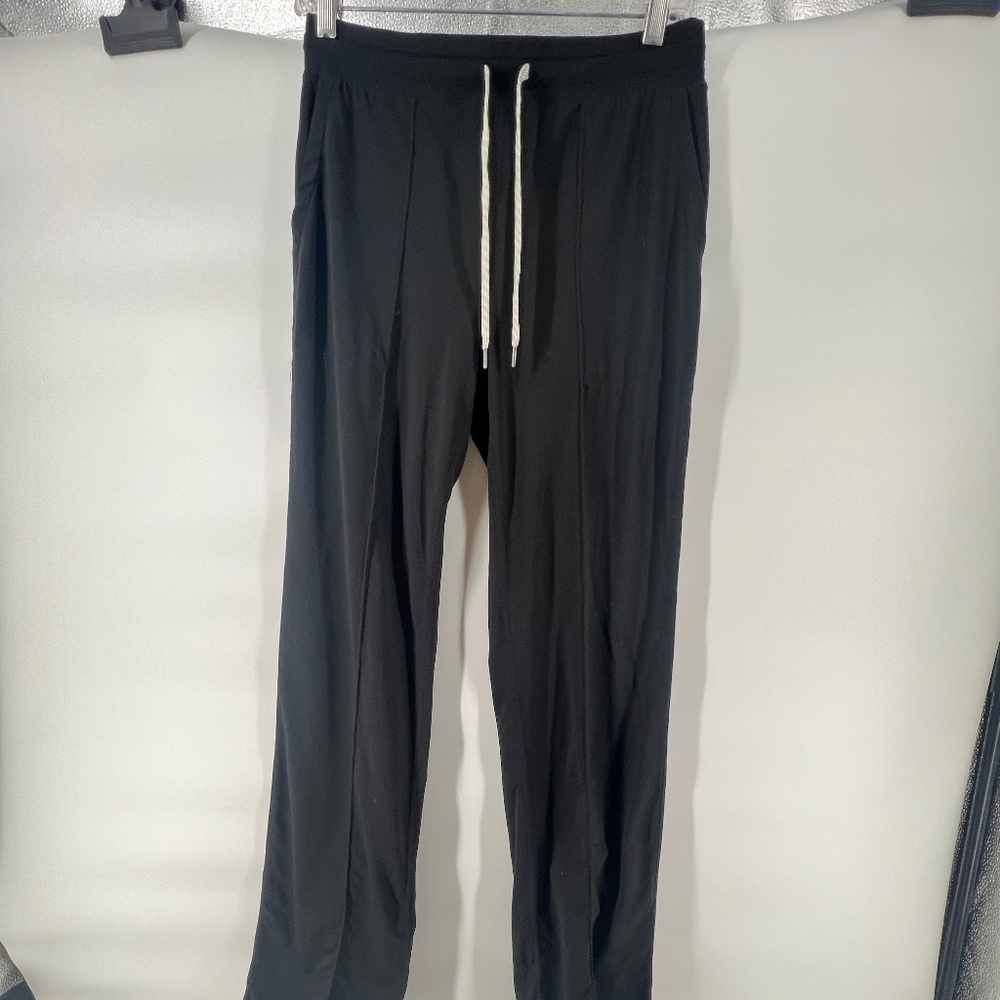 Vuori black women's S Wideleg Pant